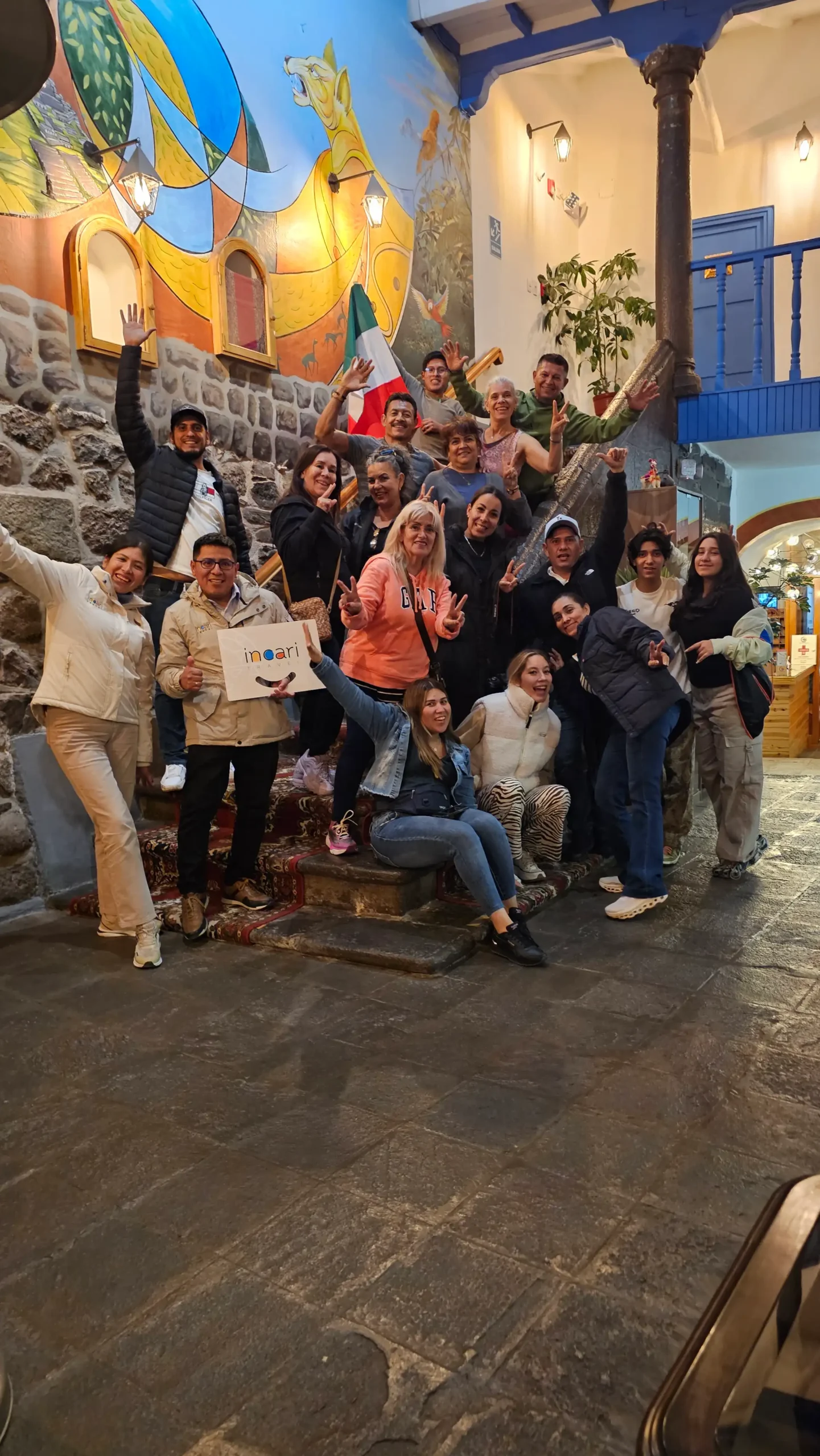 Viajeros con guía oficial autorizado en Cusco Machu Picchu