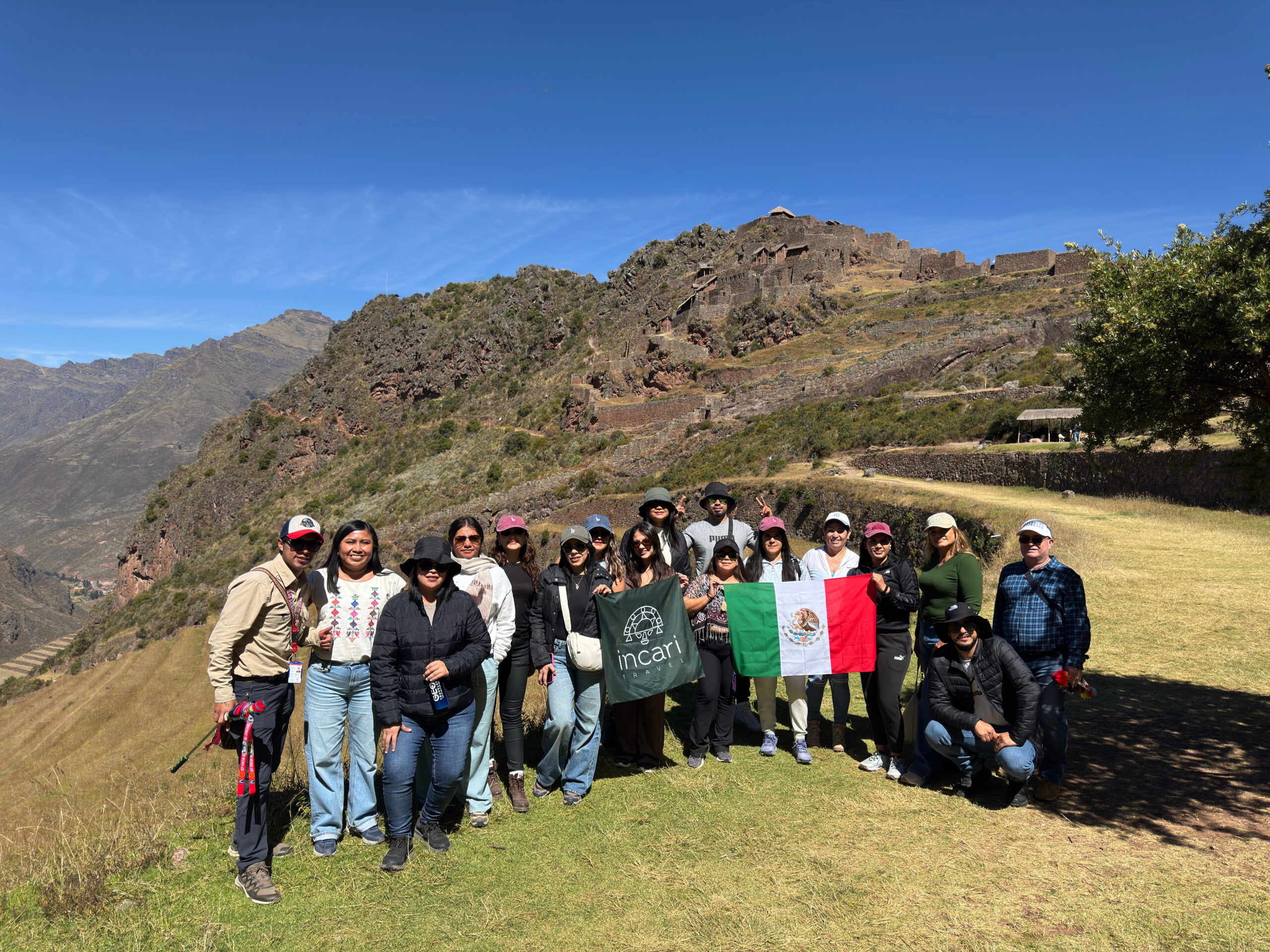 Travelers with official licensed guide in Cusco Machu Picchu