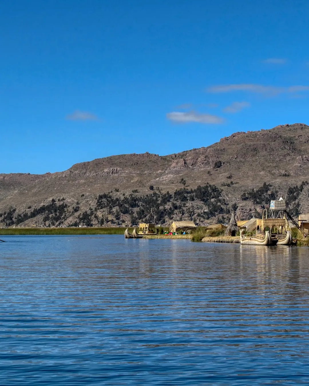 Paisaje del Lago Titicaca y la Isla del Sol en Bolivia