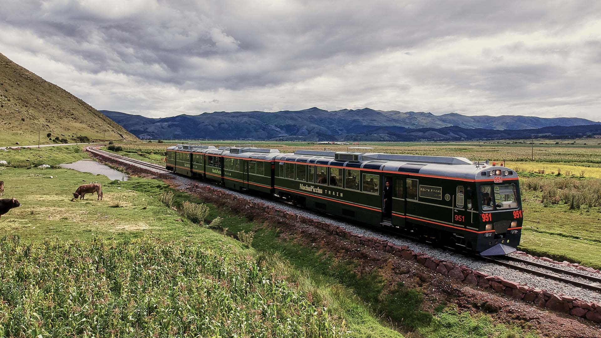 Ruta del tren PeruRail Vistadome hacia Aguas Calientes
